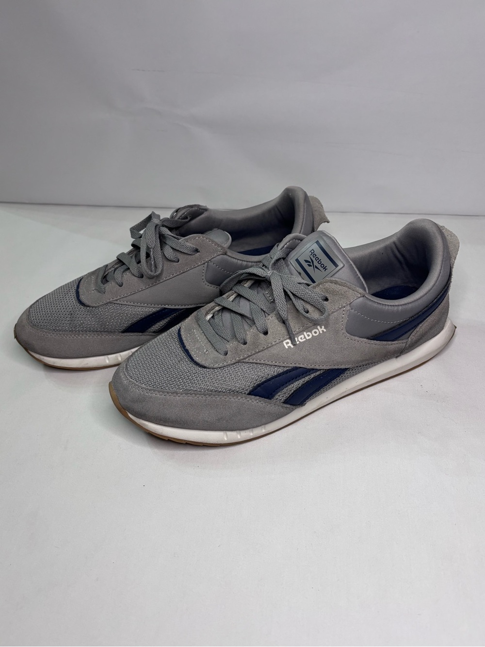 Reebok Classic Gray Navy Retro Sneakers Suede 90s Dad Shoe Preppy Streetwear